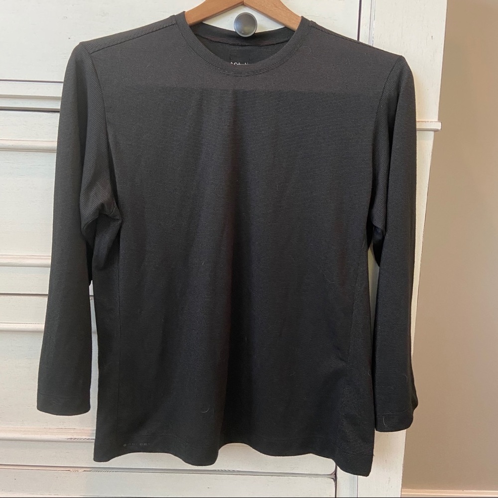 Columbia GRT Omni Dry 3/4 Sleeve Pin Striped Top.  Size Large. EUC.